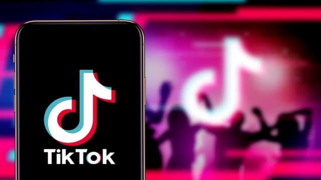 كيف تحذف حساب TikTok الخاص بك من خلال التطبيق Android و iOS