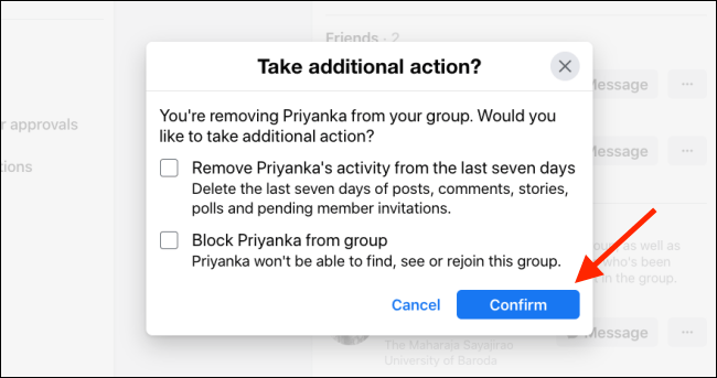 اضغط على تأكيد لإزالة عضو من مجموعة Facebook