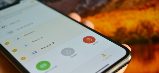 Brukeren sletter flere kontakter samtidig på iPhone