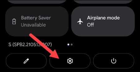 画面を上からXNUMX回下にスワイプしてクイック設定メニューを表示し、歯車のアイコンをタップします